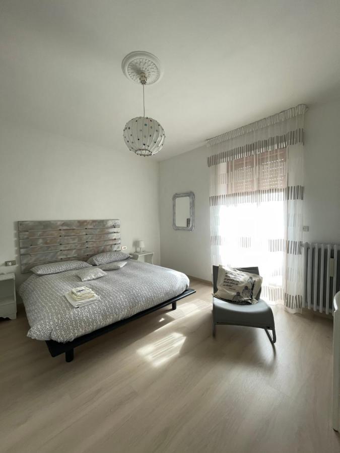 La Signora Dei Fiori Apartment กุบบีโอ ภายนอก รูปภาพ