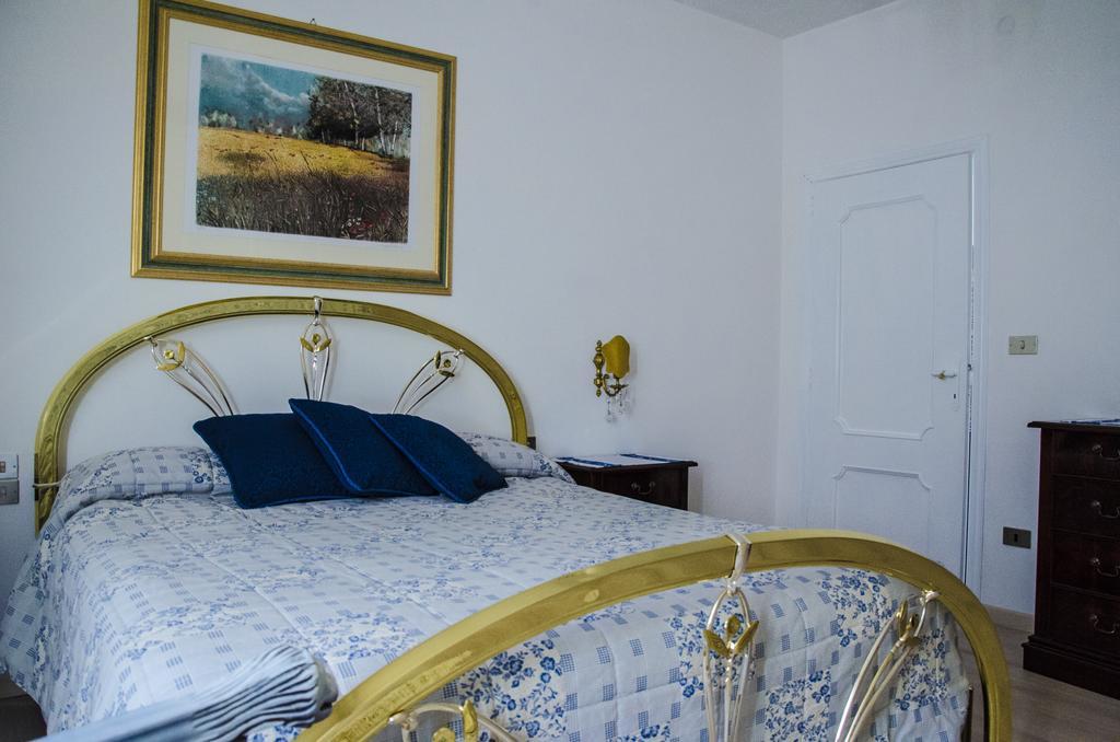 La Signora Dei Fiori Apartment กุบบีโอ ภายนอก รูปภาพ